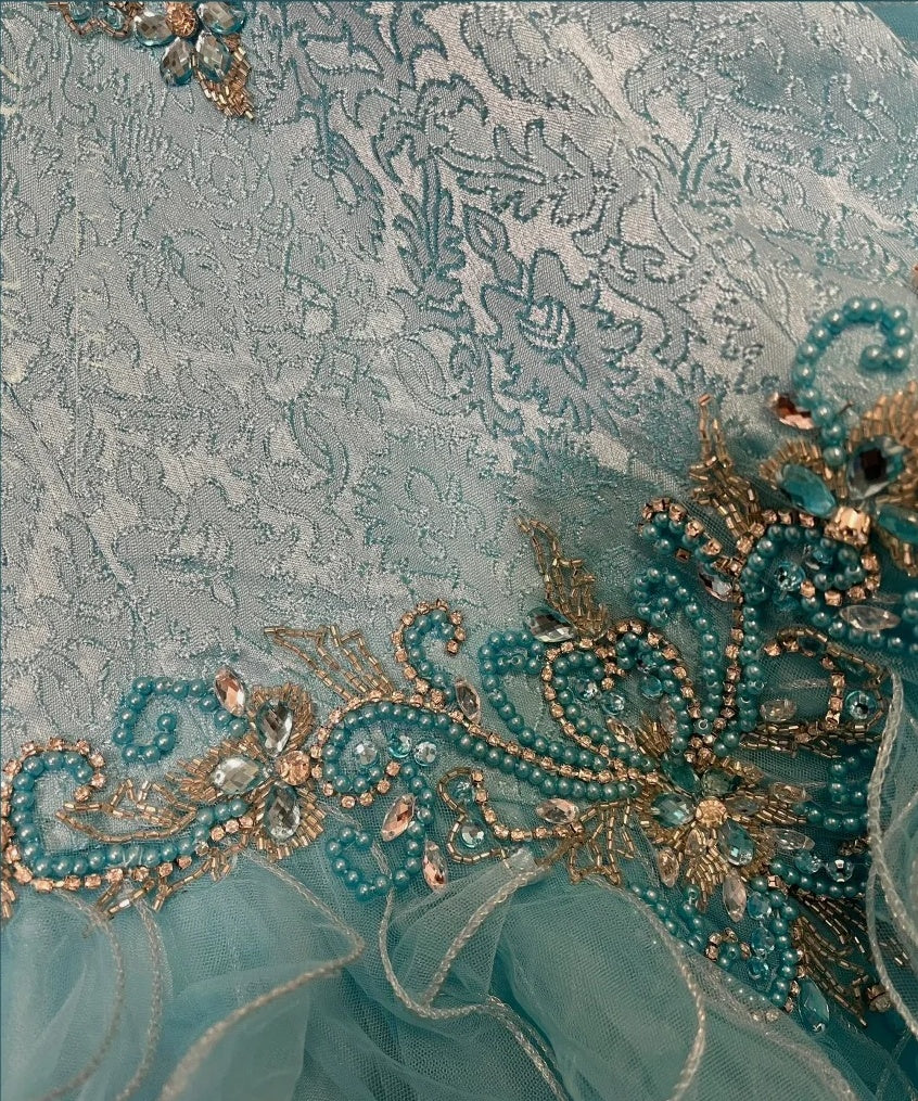 Robe de soirée longue en tulle et organza bleu magnifique et perlée gh4431