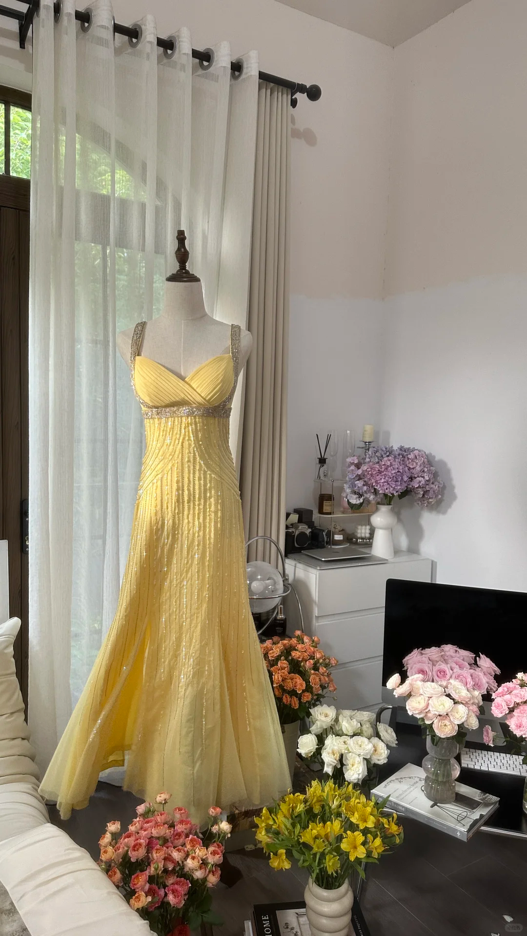 Hellgelb, wunderschön glänzend, modisch, elegant, exquisite Perlen, lang, rückenfrei, Tüll, Ballkleid, Abendkleid, Geburtstags-/Hochzeitsgast-/Feiertagspartykleid, Ballkleid, Valentinstags-Date-Kleid, gh4034
