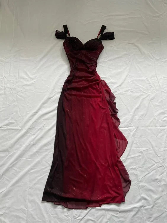 Robe de soirée longue élégante bordeaux brillante à volants et épaules dénudées gh3204