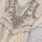 girlhomeshops-Cremefarbenes, ärmelloses, bodenlanges Abendkleid aus Chiffon mit Perlenbesatz gh6309
