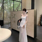 Weißes, figurbetontes Netzunterkleid im französischen Stil, neue Frühlingsmode, elegant und raffiniert, zierlich und lang. 11454