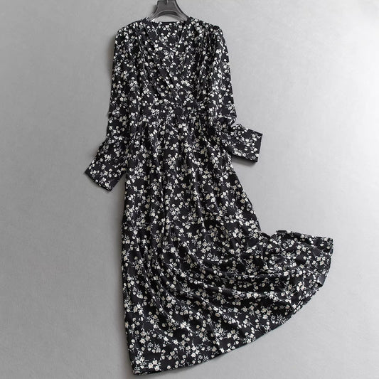 Robe longue cintrée en mousseline à imprimé floral noir, col en V, manches longues et ceinture à nouer. Nouvelle robe d'automne tendance. 11326