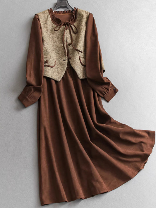 Taille haute ! Silhouette affinée et jambes allongeantes ! Ensemble jupe et haut en laine color-block porté avec une robe à manches longues. 11318