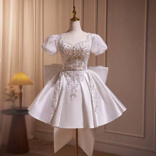 Weißes, perlenbesetztes, bauschiges, kurzes Heimkehrkleid, Hochzeitskleid, Partykleid, Geburtstagspartykleid, leichtes Hochzeitskleid, Prinzessin, gh4606