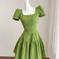 Grünes Retro-Heimkehrkleid mit quadratischem Ausschnitt für Frauen, Sommer, kurz, schick, einzigartiges Design, kleines High-End-Kleid 11289