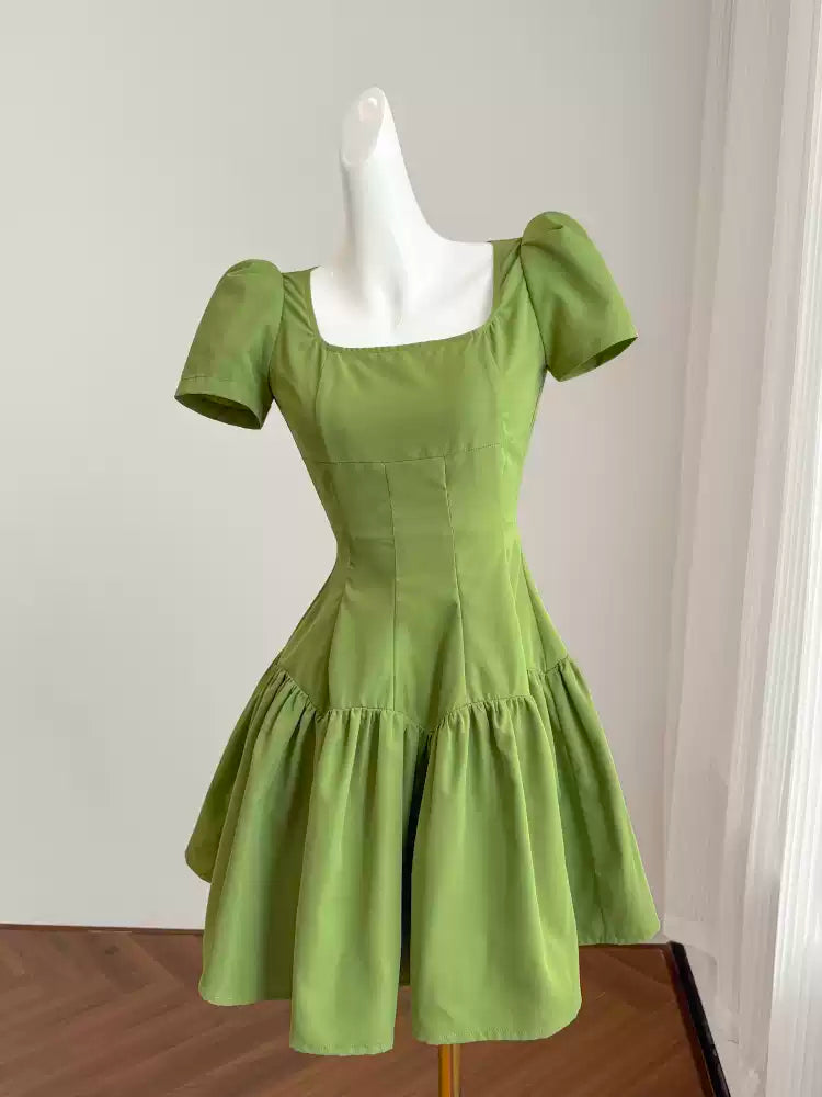 Grünes Retro-Heimkehrkleid mit quadratischem Ausschnitt für Frauen, Sommer, kurz, schick, einzigartiges Design, kleines High-End-Kleid 11289