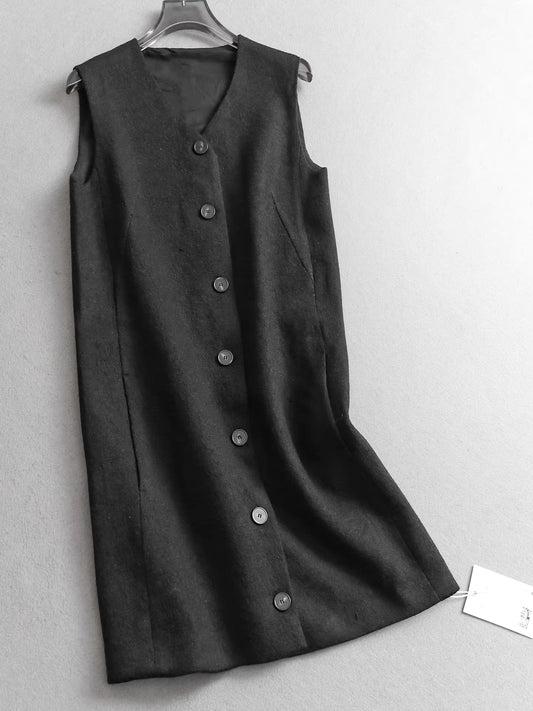 Robe-gilet ample et droite sans manches, à col rond et à motif ajouré, couleur unie, superposée à un gilet en laine, référence 11307