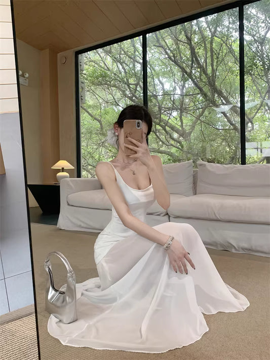 Weißes, figurbetontes Netzunterkleid im französischen Stil, neue Frühlingsmode, elegant und raffiniert, zierlich und lang. 11454