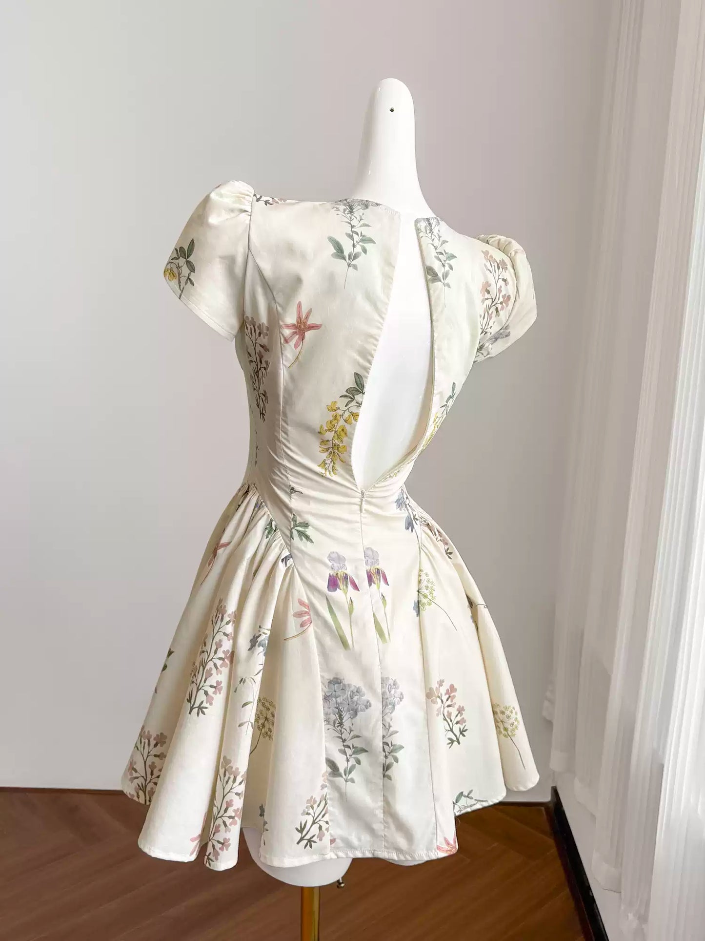 Französisches Retro-Heimkehrkleid mit Pflanzendruck für Frauen, Sommer, kurzes Nischendesign 11288