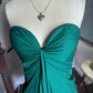 Girlhomeshops - Robe de soirée courte en satin vert sans bretelles, simple et tendance, gh5502