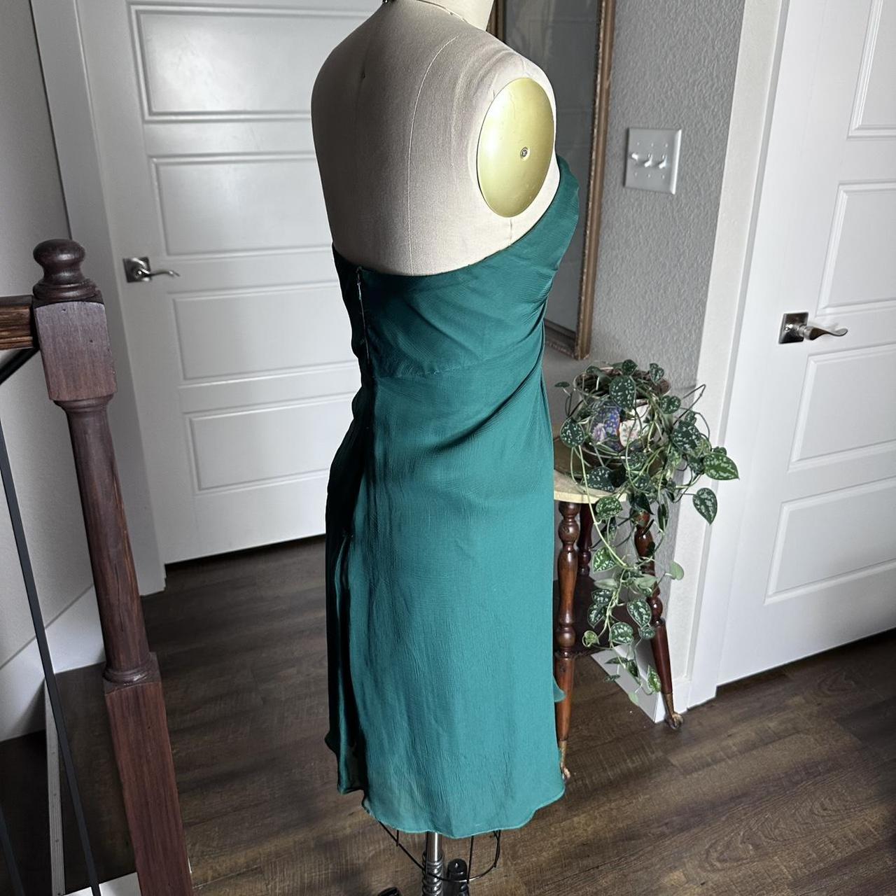 Girlhomeshops - Robe de soirée courte en satin vert sans bretelles, simple et tendance, gh5502