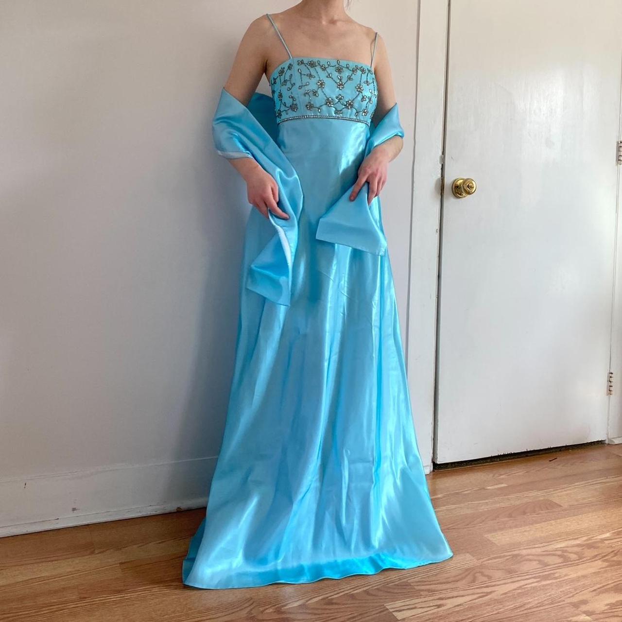 Robe de soirée longue en satin et tulle bleu clair, style vintage, décolleté en V profond, motif floral exquis, perles, col carré, robe de bal, robe de fête d'anniversaire, gh3959
