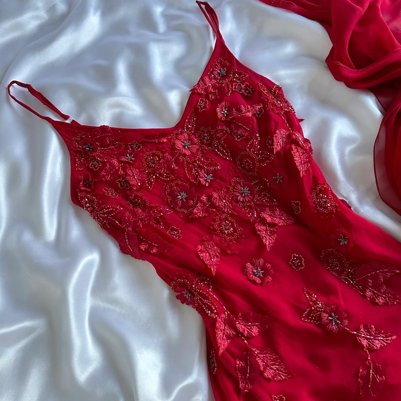 Robe de soirée en mousseline de soie rouge magnifique, élégante, jolie et exquise, longue, perlée, à volants, faite à la main, personnalisée, robe de bal, gh3548