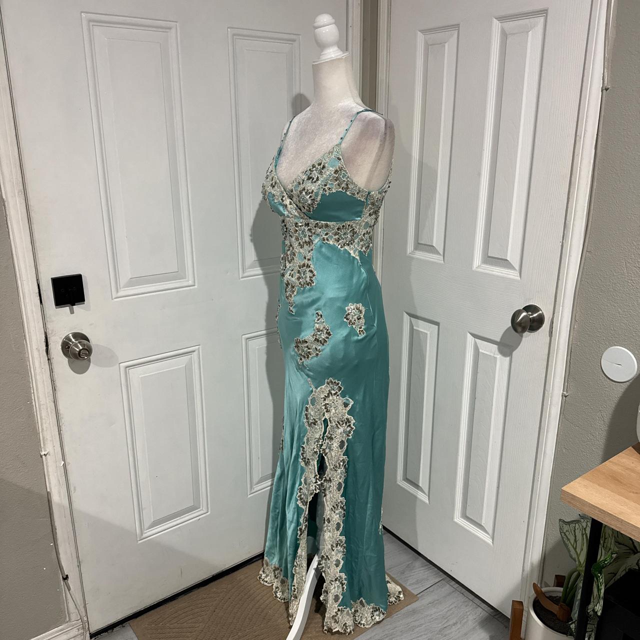Mintgrünes langes Satin-Ballkleid mit Spitzenapplikation, Abendkleid, Abschlusskleid gh4565