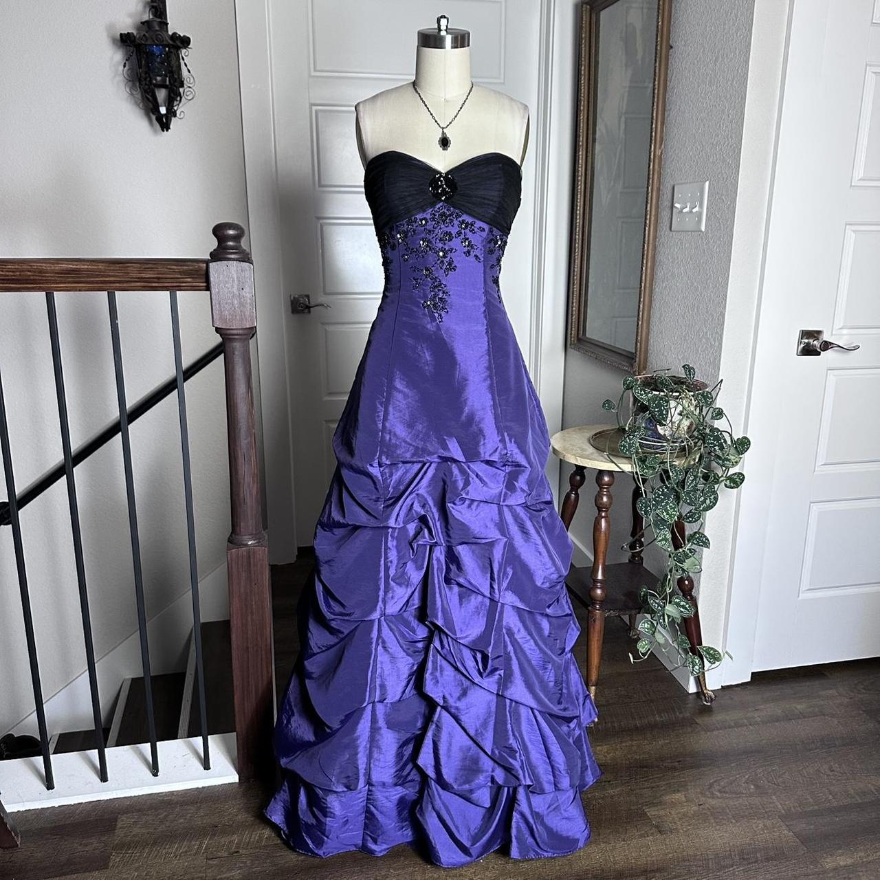 Girlhomeshops--Vintage Purple Delicate Beaded Long Satin Ball Gown gh5508