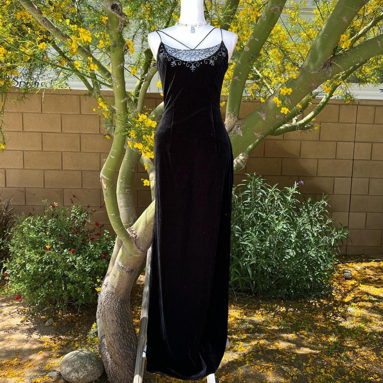 Vintage Schwarzer Samt Wunderschöne Exquisite Perlenstickerei Eleganter Spaghettiträger Langes Samt Ballkleid Abendkleid Geburtstagspartykleid Ballkleid gh3954