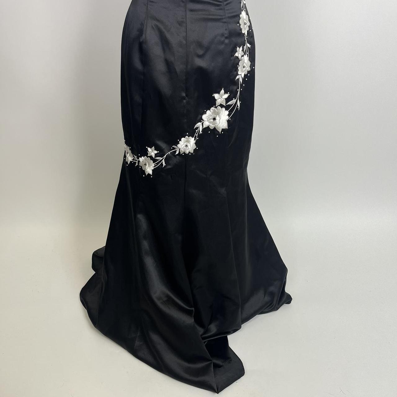 Schwarz und weiß schöne elegante Mode exquisite Blumen Spaghetti-Trägern lange Satin Ballkleid bodenlangen Ballkleid Abendkleid Partykleid gh3541