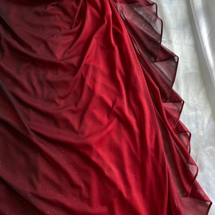 Robe de soirée longue élégante bordeaux brillante à volants et épaules dénudées gh3204