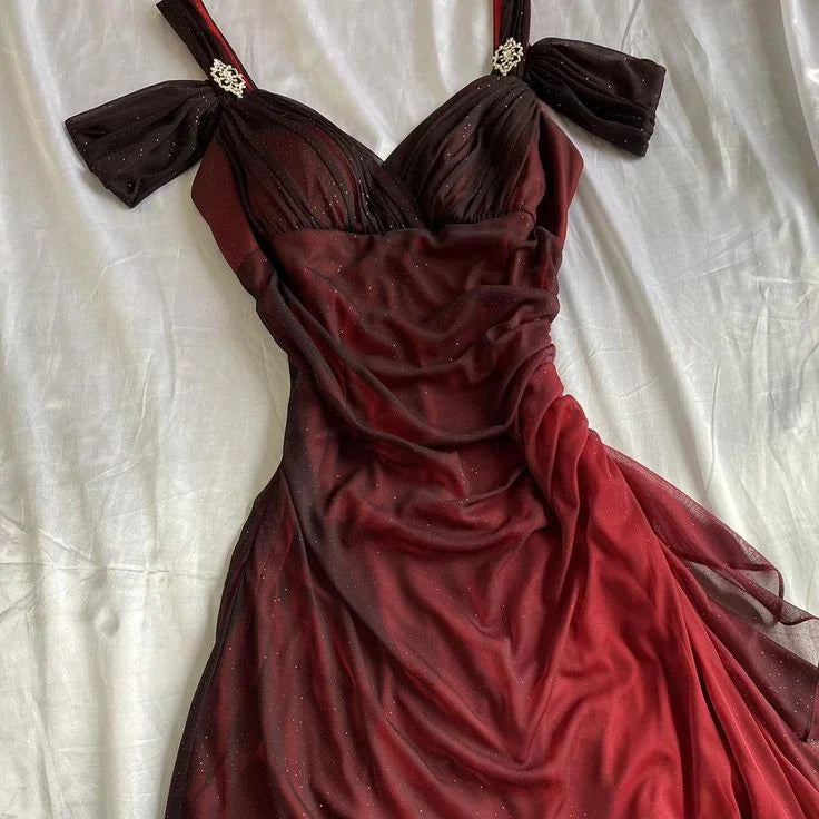 Robe de soirée longue élégante bordeaux brillante à volants et épaules dénudées gh3204