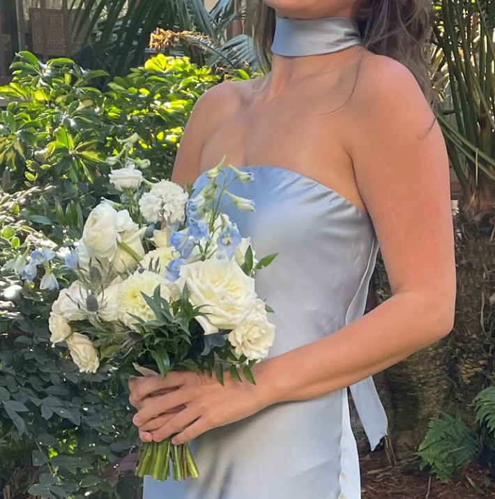 Hellblaues, schlichtes, elegantes, langes Satin-Ballkleid, Abendkleid, Partykleid für Hochzeitsgäste, gh3631