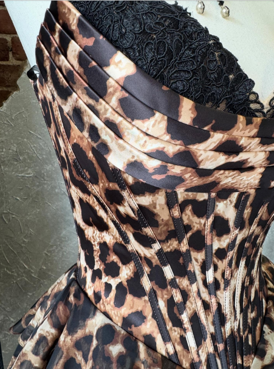 Girlhomeshops - Robe de soirée courte en dentelle à imprimé léopard, élégante et élégante, style corset, moulante, Hoco, GH5810
