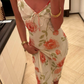 Girlhomeshops - Robe mi-longue en mousseline fleurie à volants et bretelles gh5864
