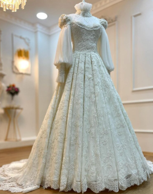 Robe de bal longue vintage en dentelle et tulle à manches gigot | Style édouardien, col montant, idéale pour un mariage, une cérémonie ou un gala (gh6409)