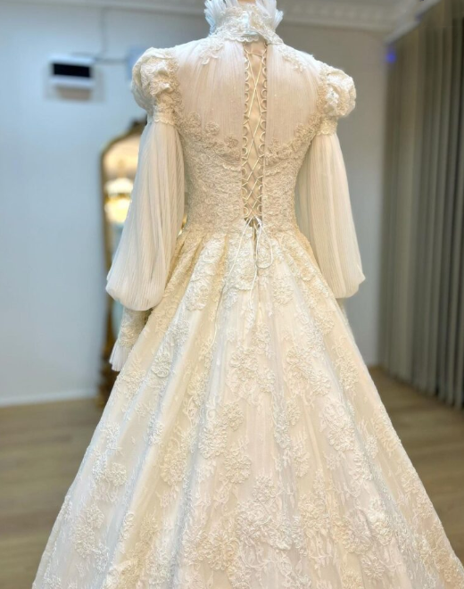 Robe de bal longue vintage en dentelle et tulle à manches gigot | Style édouardien, col montant, idéale pour un mariage, une cérémonie ou un gala (gh6409)
