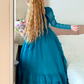 Pfauenblaues, hochgeschlossenes, langärmeliges, gestuftes Ballkleid aus Tüll in viktorianischer Retro-Manier für Partys und Abende (gh6740)
