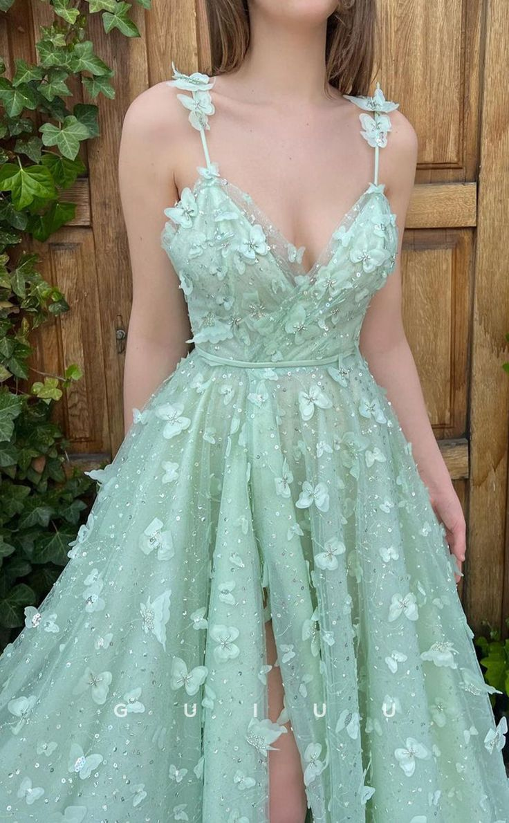 Elegantes langes Ball-/Abendkleid in A-Linie mit V-Ausschnitt und Blumenprägung aus Tüll gh2749