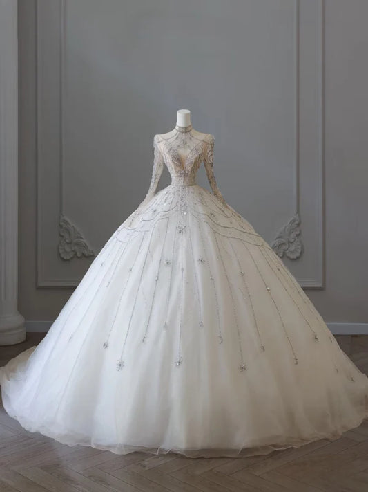 Elfenbeinweiß Perlenbesetztes Ballkleid mit langer Schleppe aus Tüll gh4952