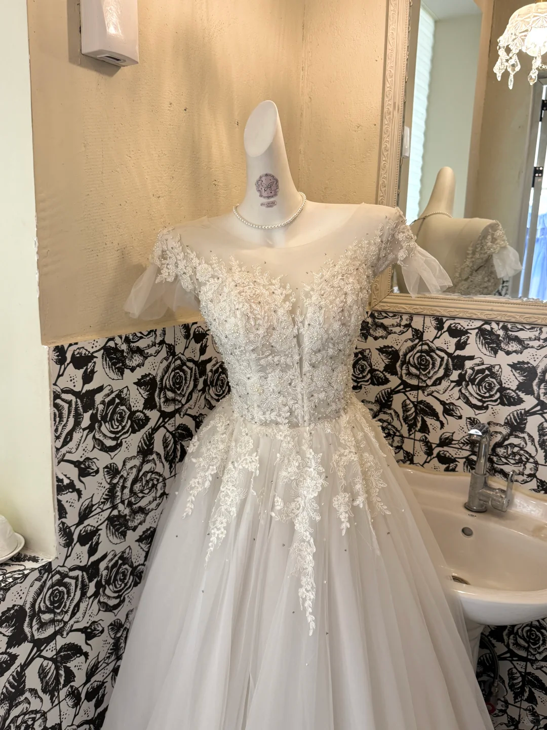 White Lace Classic Elegant Waist-Cinched Full Flared Vintage Romantic Dress, Wedding Gown gh7551
