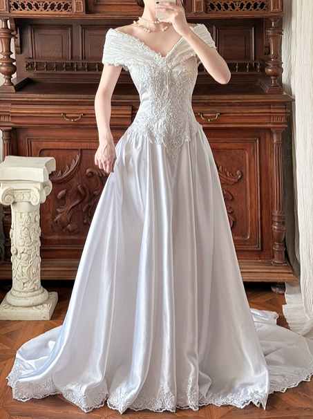 Ivory Vintage Satin Wedding Gown, V‑Neck Off‑The‑Shoulder Pleated Cape Sleeves, Heavy Lace Appliqué Fitted Bodice, A‑Line Long Train With Lace Hem, Prom Dress gh8634