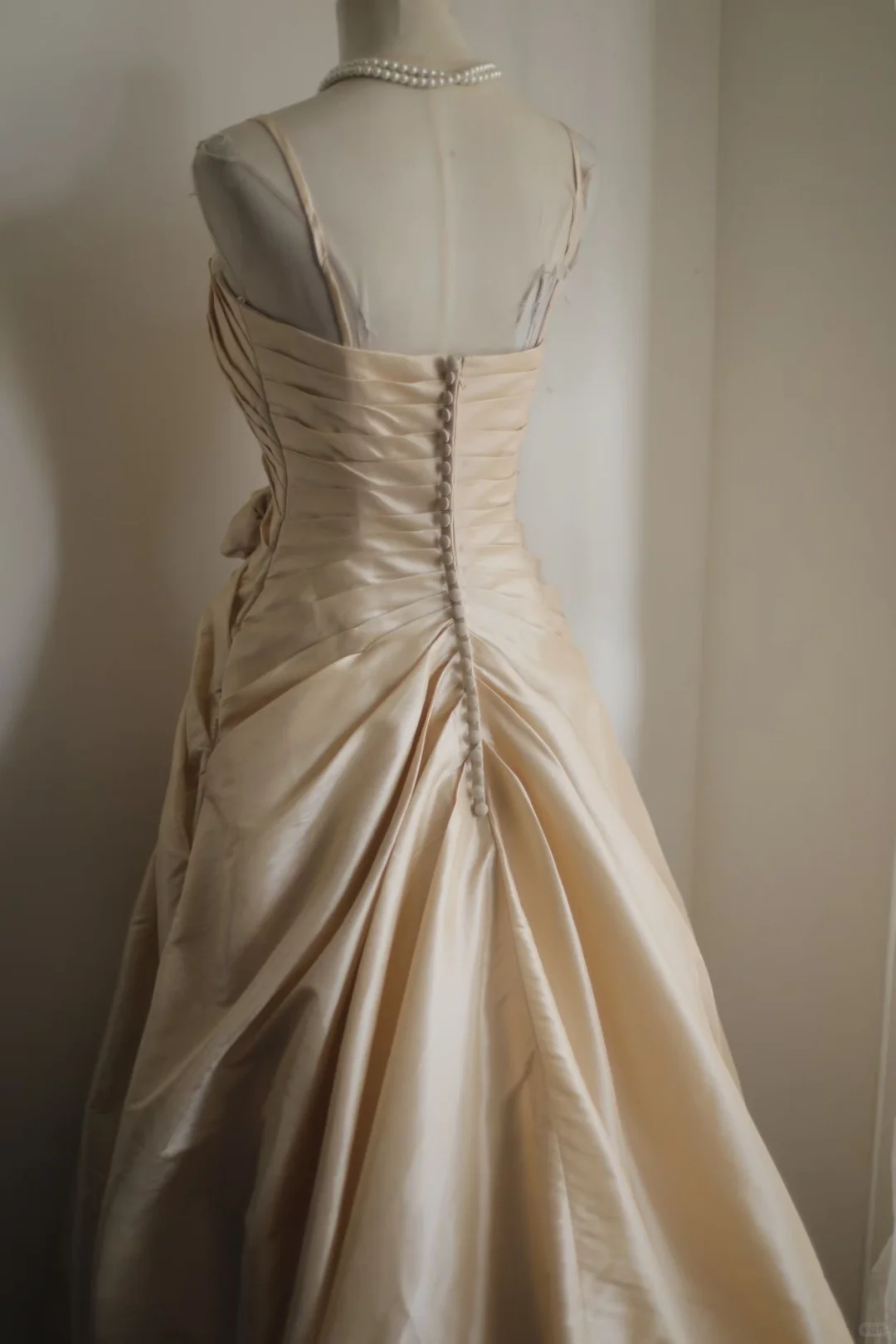 Champagne Spaghetti Strap A‑Line Wedding Dress, Square Neck Draped Ruched Bodice 3D Fabric Rose Appliqué Taffeta Bridal Gown gh9118