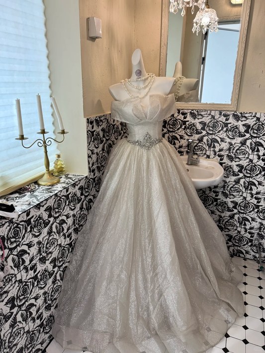 Light Gray Strapless Waist-Cinched Voluminous Full Skirt Luxury Romantic Dress, Wedding Gown gh7622