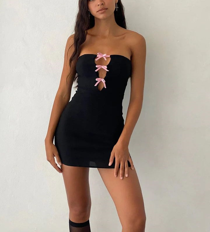 Girlhomeshops - Kurzes Satin-Heimkehrkleid mit schwarzer und rosa Schleife, gh5259