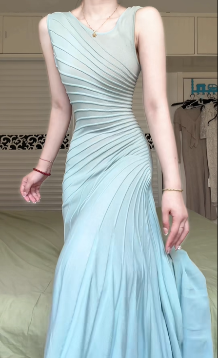 Mint Green Sleeveless Round Neck Long Evening Gown, Diagonal Pleated Bodice Flowy Maxi Formal Prom Dress gh9012