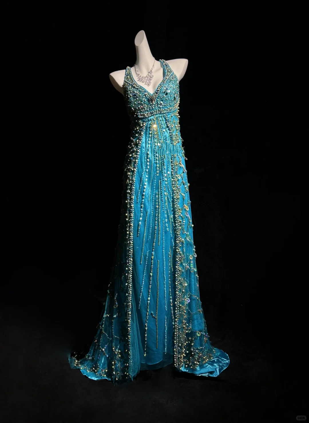 ✨Girlhomeshops-Peacock Blue Halter Beaded Rhinestone Tulle Evening Gown gh10282