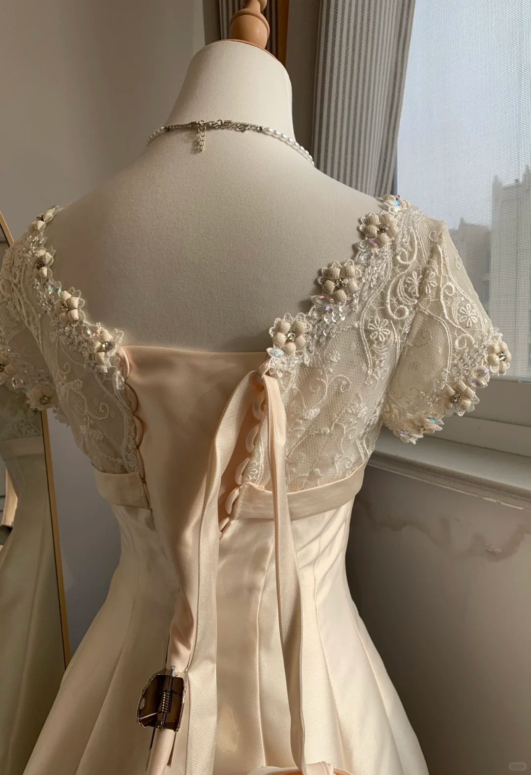 ✨Girlhomeshops-V Neck Short Sleeve Beaded Lace Satin Ball Gown Wedding Dress gh10276