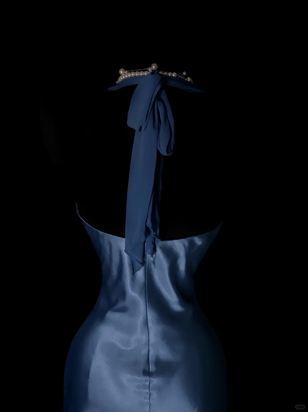 Dusty Blue Satin Halter Neck Evening Gown, Deep V Halter Open‑Back, Beaded Neckline Detail, Fitted Mermaid Floor‑Length Dress, Chiffon Hem Trim, Retro Prom Party Gown gh8879