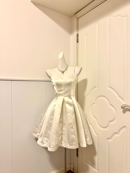 White Satin Short Homecoming Dress Spaghetti Straps Sweetheart Neck A-line Cocktail Party Gown gh9358