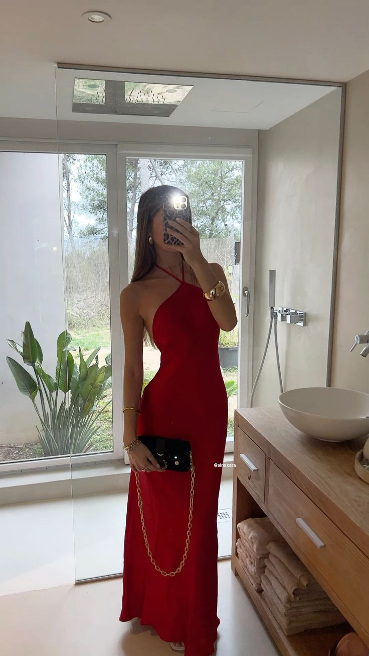 Robe de soirée longue en satin à bretelles rouges élégante et élégante gh3105