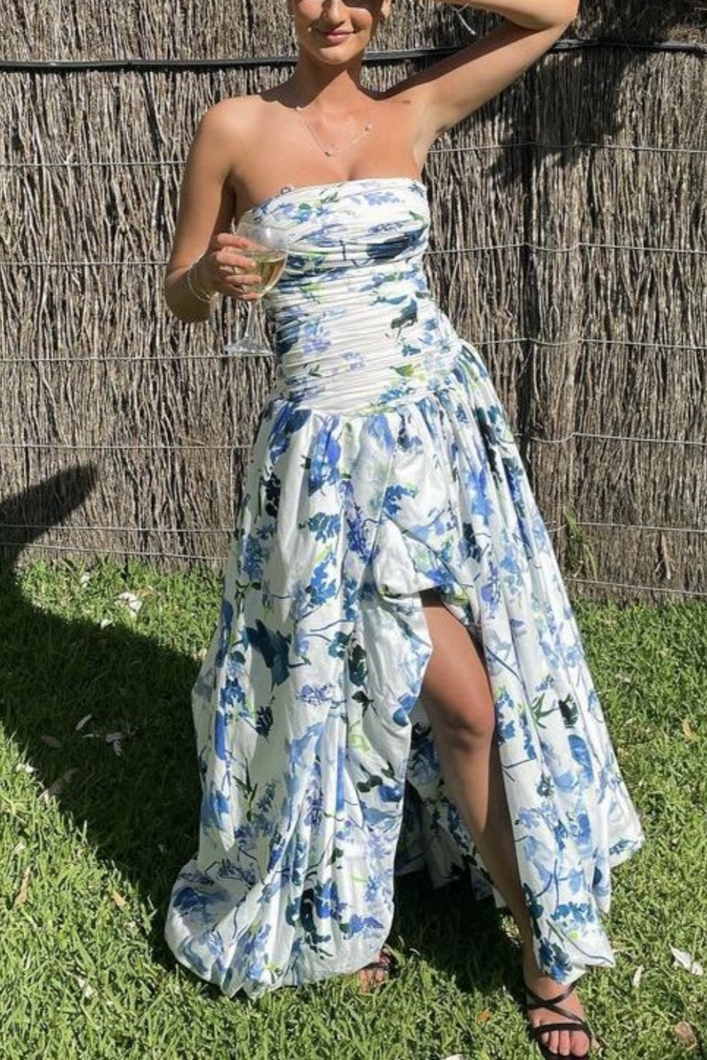 girlhomeshops - Robe de bal longue en satin et mousseline à fleurs bleues et blanches, gh5927