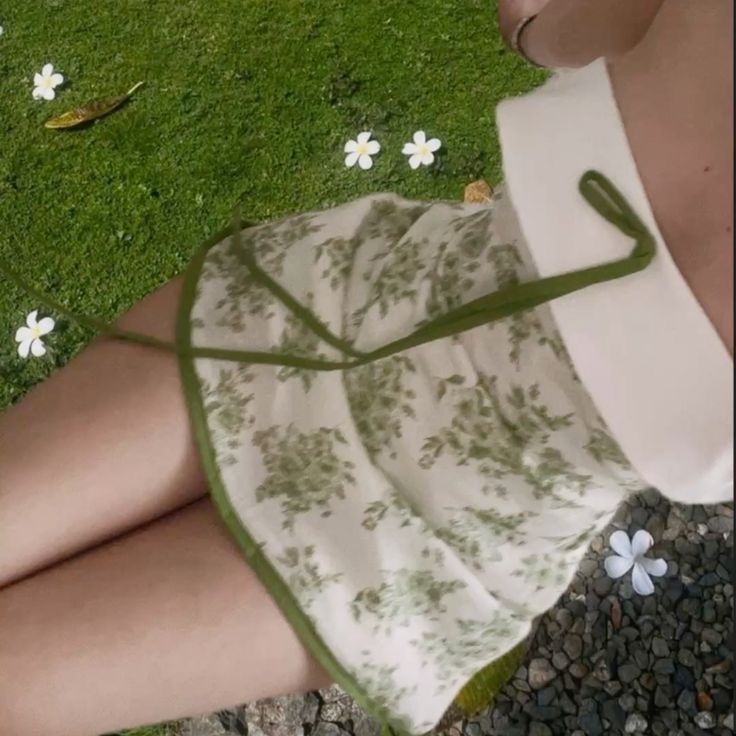 Girlhomeshops - Robe de soirée courte en mousseline de soie à fleurs vertes gh5260