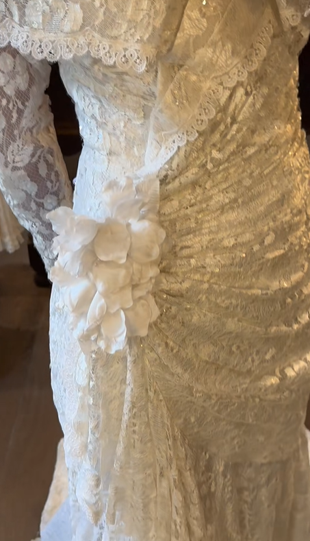 White Vintage Lace Mermaid Wedding Gown, Wide Lapel V‑Neck Long Sleeve 3D Floral Applique Slit Bridal Dress gh9067
