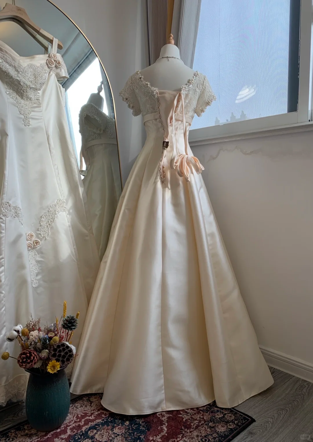 ✨Girlhomeshops-V Neck Short Sleeve Beaded Lace Satin Ball Gown Wedding Dress gh10276