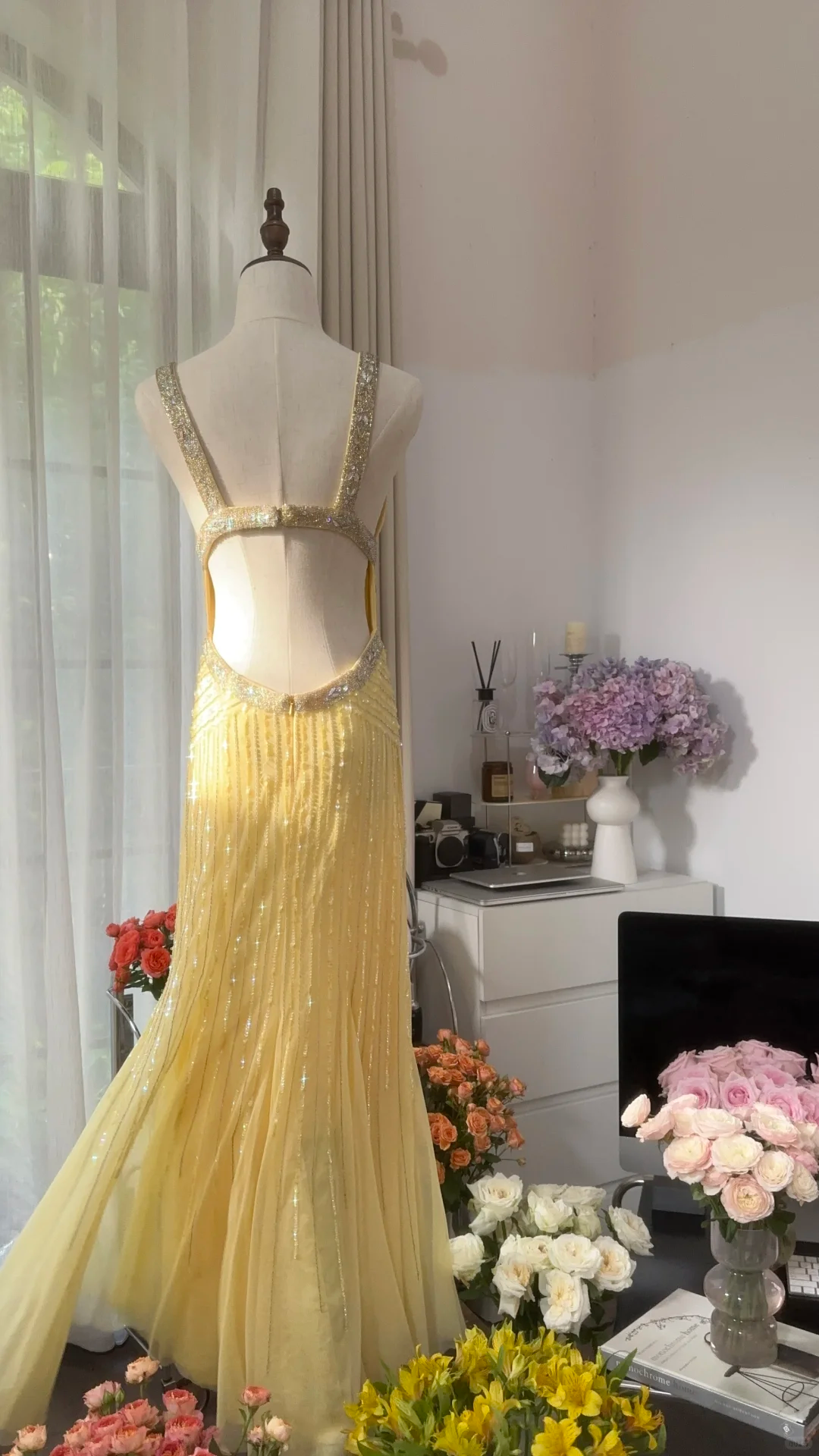 Hellgelb, wunderschön glänzend, modisch, elegant, exquisite Perlen, lang, rückenfrei, Tüll, Ballkleid, Abendkleid, Geburtstags-/Hochzeitsgast-/Feiertagspartykleid, Ballkleid, Valentinstags-Date-Kleid, gh4034