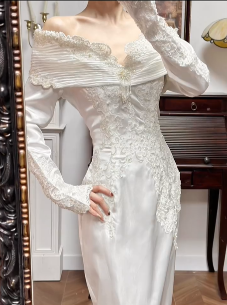 Ivory Vintage Off‑the‑Shoulder Satin Mermaid Lace‑Appliqué Long Train Wedding Dress gh8769