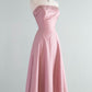 girlhomeshops – Rosa, zart geblümtes, kurzes/mittellanges, figurbetontes Satin-Heimkehrkleid gh5563