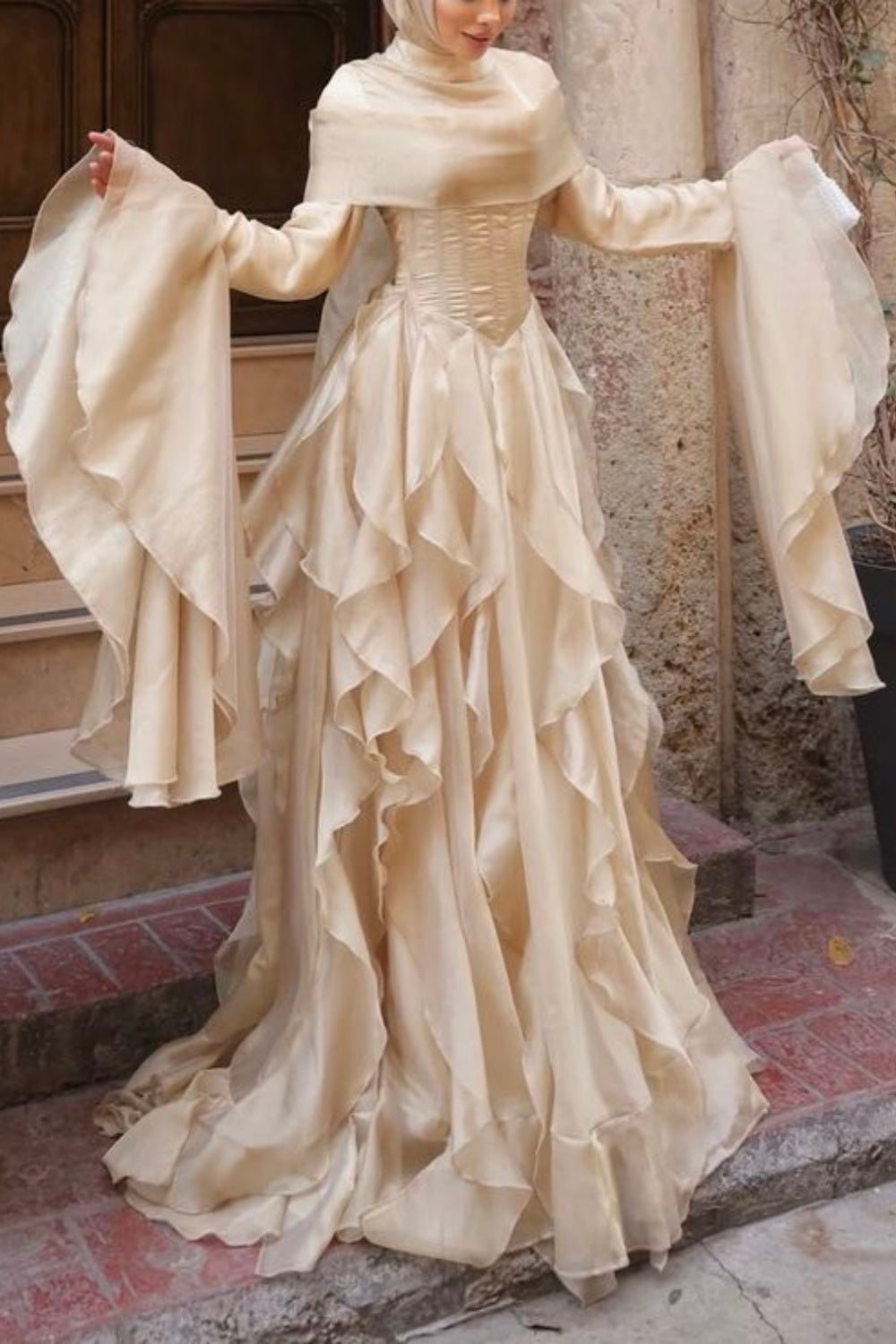 Robe cintrée à volants, manches évasées, couleur or champagne gh6405